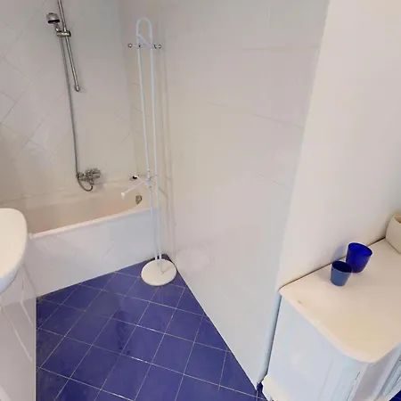 Apartment Grand Calme Avec Parking Prive - Fr-1-196-411 *